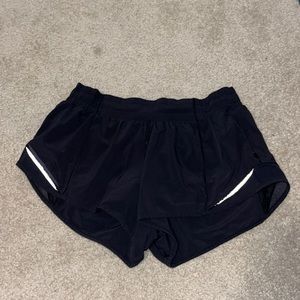 Black, lululemon Hotty Hot 2” shorts, Size 6